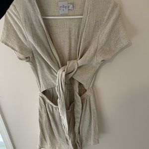 Princess Polly Ragnar romper size 4. Beige/linen color!